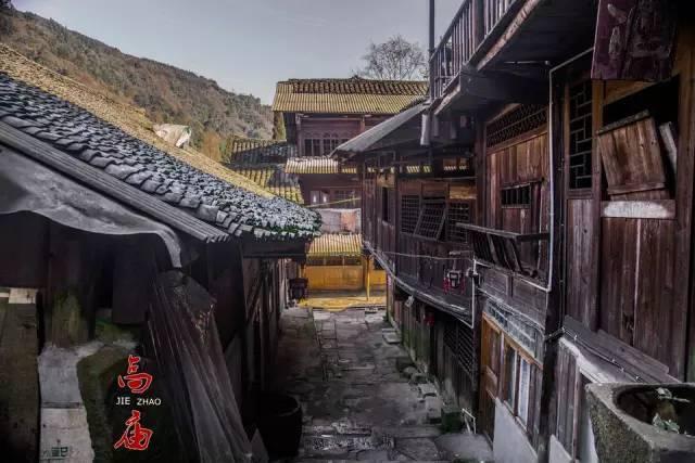 栋三尺新作｜国贤府：墨舞朱华，唐韵奢雅